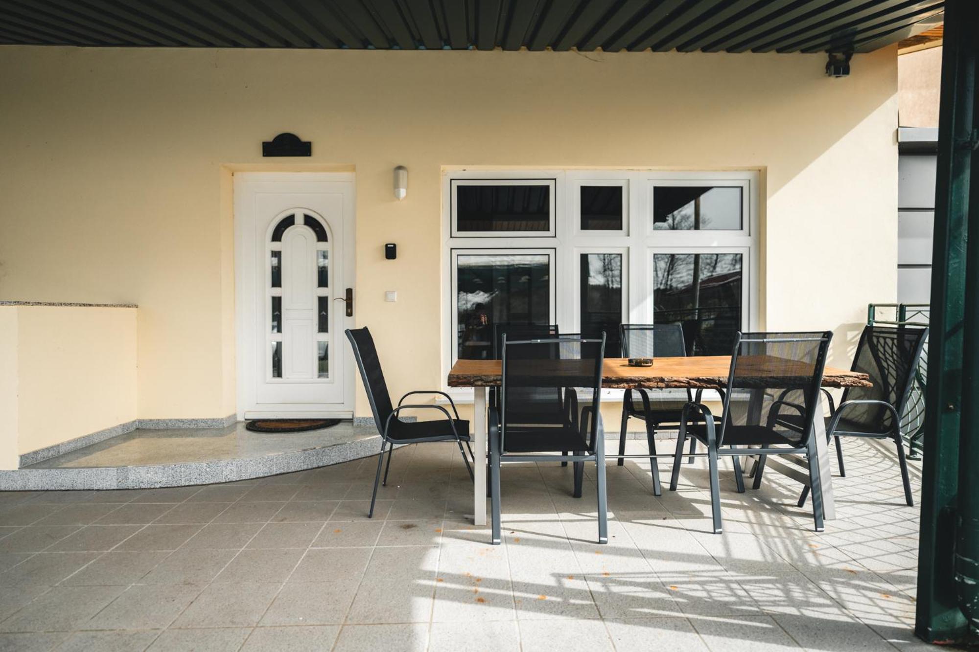 Black Tiger Seaside - Ferienwohnungen Direkt Am See Garden Dış mekan fotoğraf