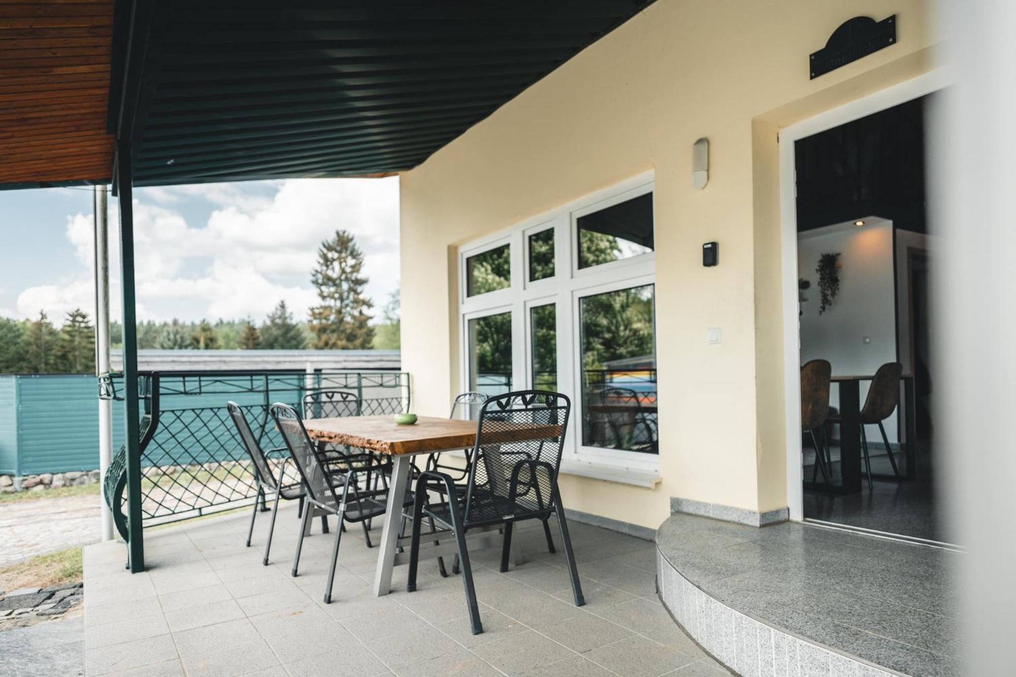 Black Tiger Seaside - Ferienwohnungen Direkt Am See Garden Dış mekan fotoğraf